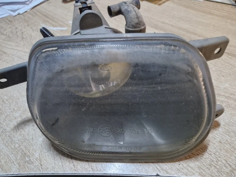 Фара противотуманная Volvo xc90 2011