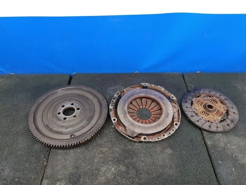 Комплект сцепления с маховиком Nissan Almera 2005 12311BM500 N16 1.5 QG15DE