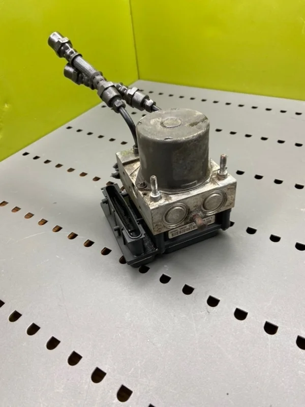 Блок ABS/ESP Hyundai i30 2009 589202L500 1 FD G4FC 1.6