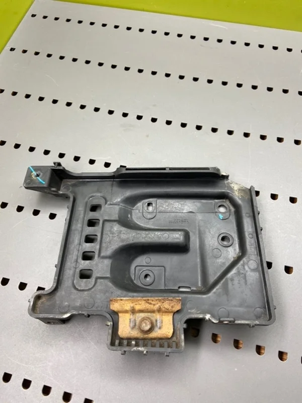 Площадка акб Hyundai i30 2009 371502H100 1 FD G4FC 1.6