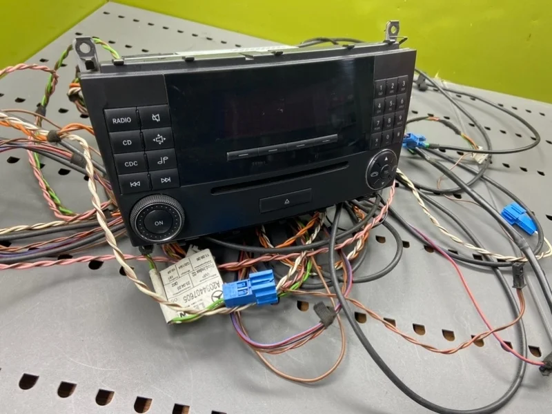 Магнитола Mercedes-Benz C-Class 2007 A2038704589 W203 OM646.963 2.2CDI