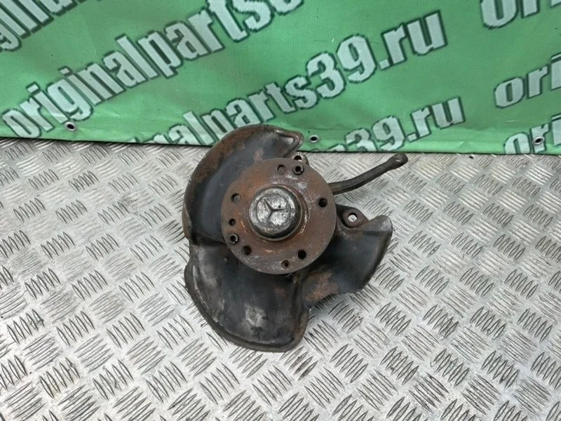 Поворотный кулак Mercedes-Benz 1992 A1243300420 W124 M111 2.2, передний левый