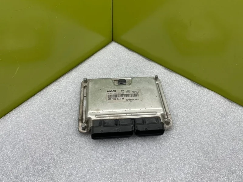 Эбу двигателя Porsche Cayenne 2004 022906032BT 955 M48.00