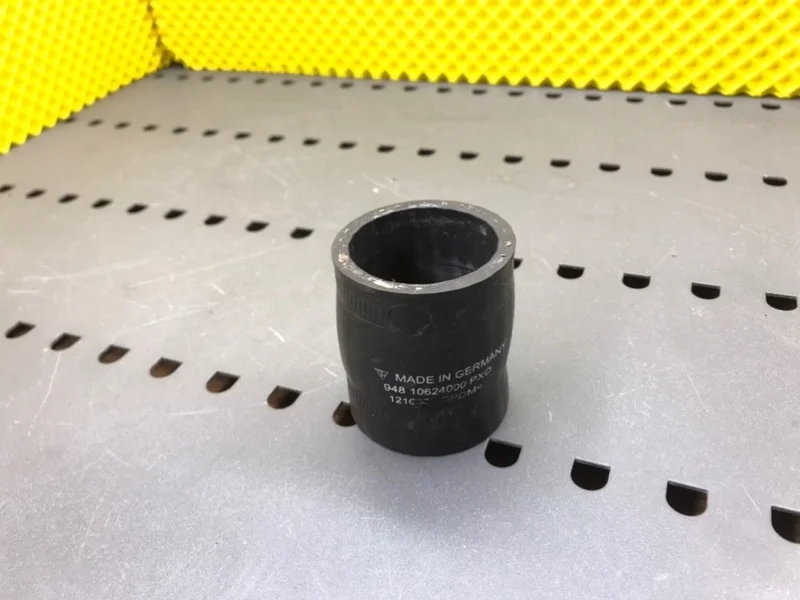 Патрубок системы охлаждения Porsche Cayenne 2004 94810624000 955 M48.00