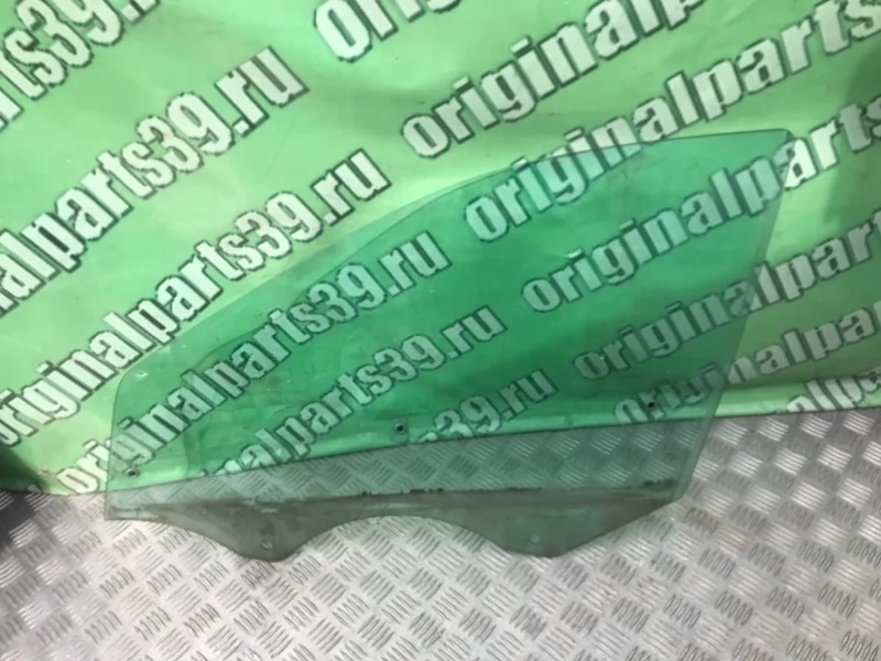 Стекло двери Mercedes-Benz C-Class 2000 A2037250110 W203 M111.955 2.0, переднее левое