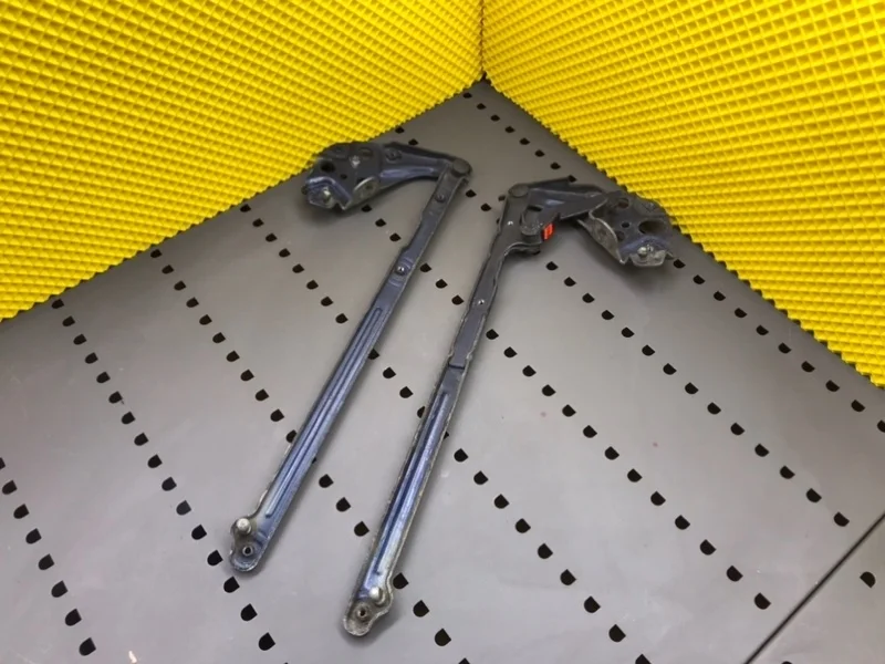 Петли капота Mercedes-Benz E-Class 1998 A2108800728 W210 M112 2.4