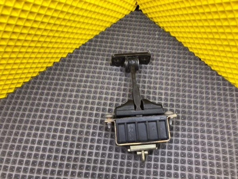 Ограничитель двери Mercedes-Benz S-Class 1999 A2207300016 W220 M112.944 3.2, задний левый