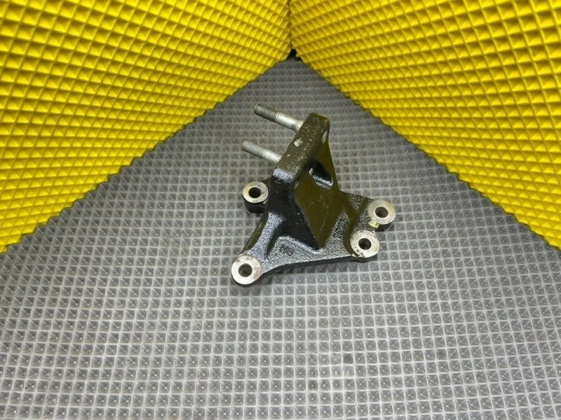 Кронштейн двигателя Kia Ceed 2021 216702B000 3 CD G4FC 1.6I, передний правый