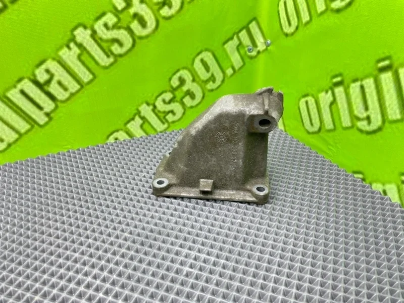 Лапа опоры Mercedes-Benz E-Class 2002 A1122233704 W210 M113.940 4.3I, передняя правая