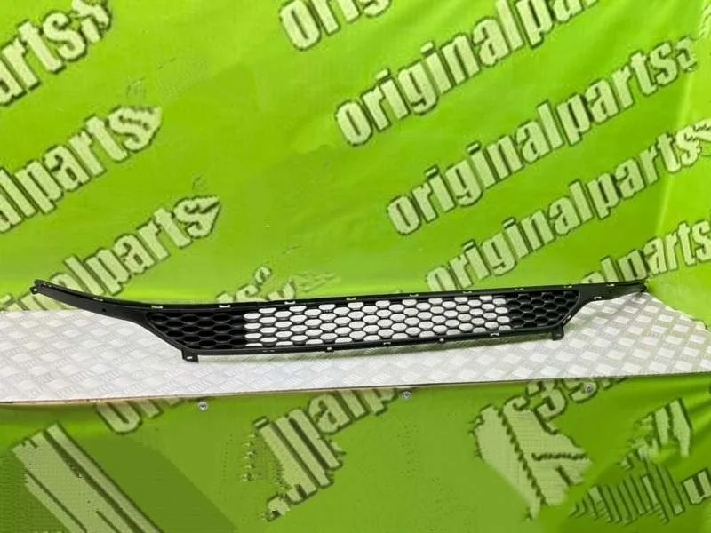 Решетка в бампер Kia Cerato 2019 86522A7000 3 YD G4NA 2.0I, передняя