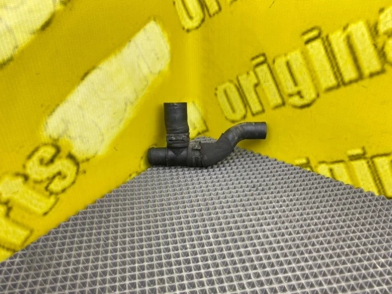 Патрубок отопителя Mercedes-Benz C-Class 2000 2038301996 W203 M111.955 2.0