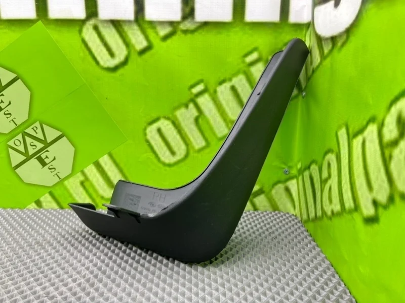 Брызговик Kia Sorento 2012 868802P000 2 XM G4KE 2.4I, задний правый