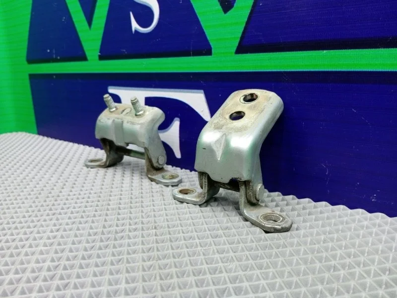 Петли дверей Nissan Primera 2004 82401AV630 P12 QR20, задние левые