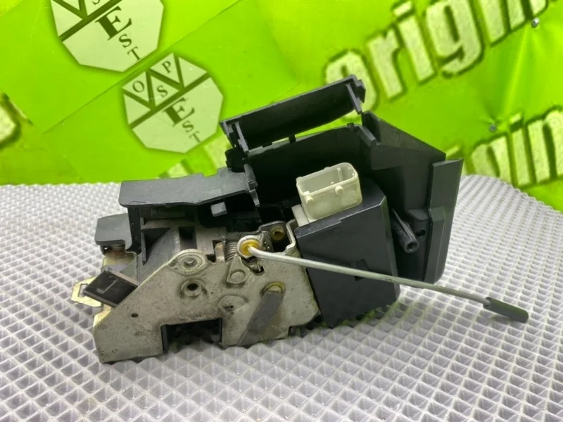 Замок двери Bmw 5-Series 1998 51218235104 E39 M57D30, передний правый