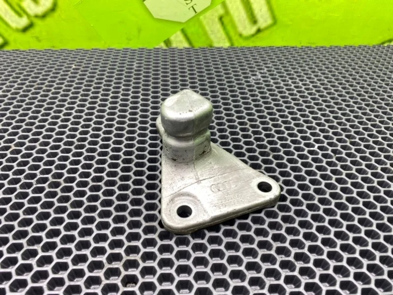 Кронштейн Audi A4 2003 8E0199343 B6 8E5 BDV 2.4I