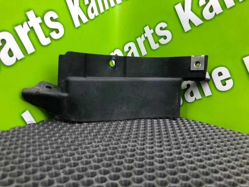 Брызговик Audi A4 2003 8E0853833 B6 8E5 BDV 2.4I, задний левый