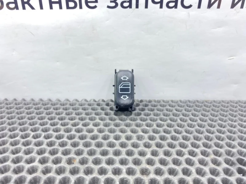 Кнопка эсп Mercedes-Benz E-Class 2002 A2108208210 W210 M113.940 4.3I