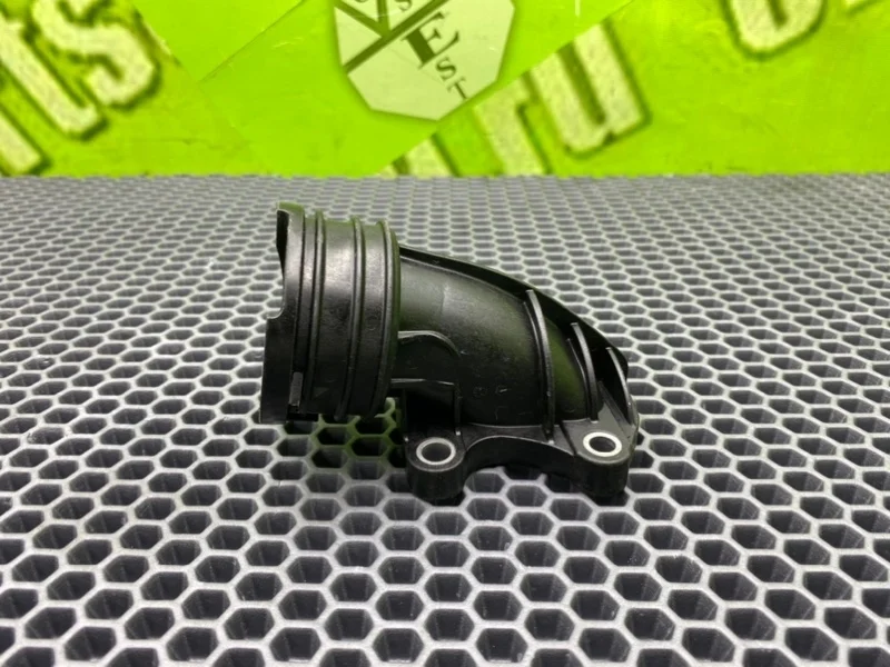 Патрубок Mercedes-Benz E-class 2014 A2762000156 W212 M276