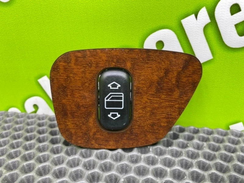 Кнопка эсп Mercedes-Benz E-class 1999 A2108208210 W210 OM606, задняя левая