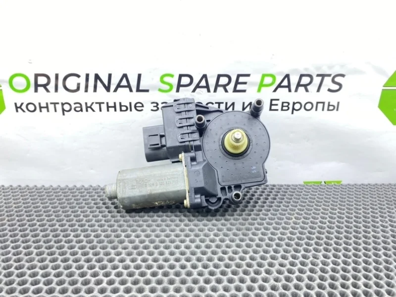 Моторчик эсп Audi A6 2004 4B0959802B C5 AVANT BDH 2.5TDI, задний правый