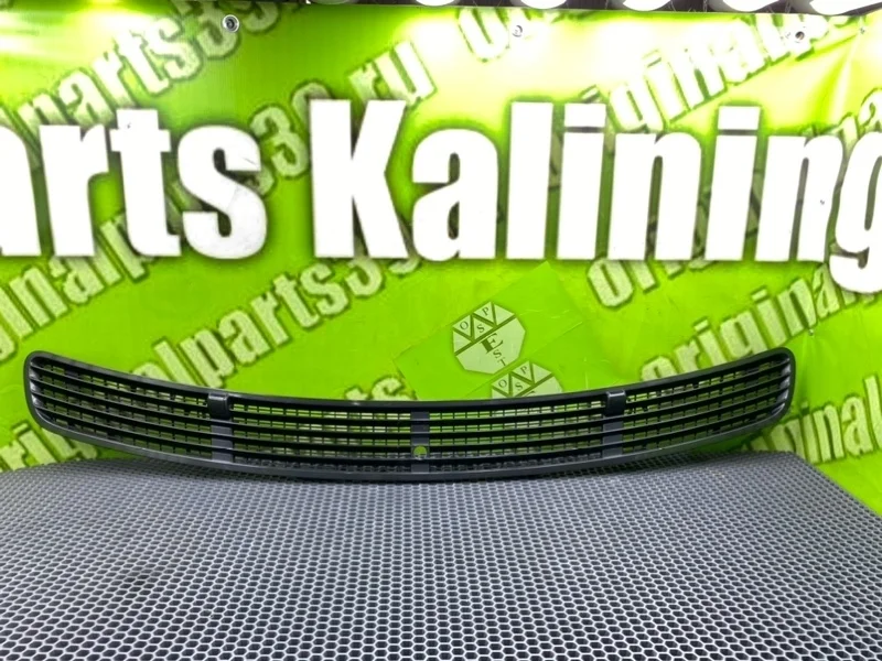 Решетка капота Mercedes-Benz E-Class 2003 A2118800005 S211 OM647 DE 27, передняя