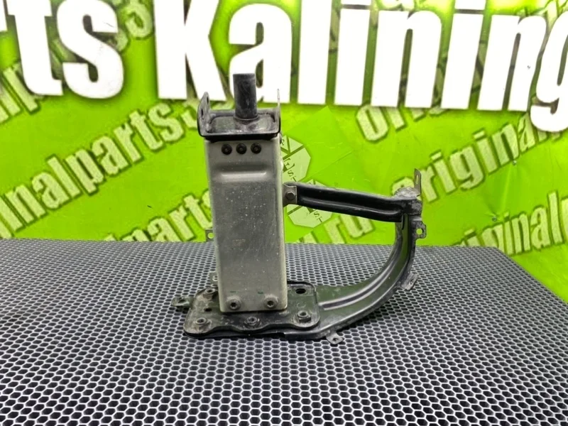 Кронштейн усилителя бампера Mercedes-Benz E-Class 2003 A2116200895 S211 OM647 DE 27, передний правый