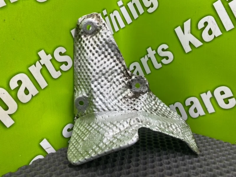 Тепловой экран Audi A6 2004 8D0399299 C5 AVANT BDH 2.5TDI