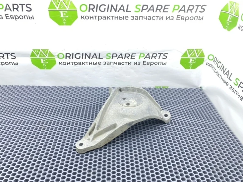 Кронштейн двигателя Bmw 5-Series 2002 22111096080 E39 TOURING M57D25, правый