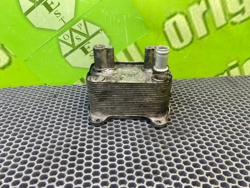 Радиатор масляный Mercedes-Benz C-Class 2002 A6121880301 W203 OM611.962 2.2 CDI