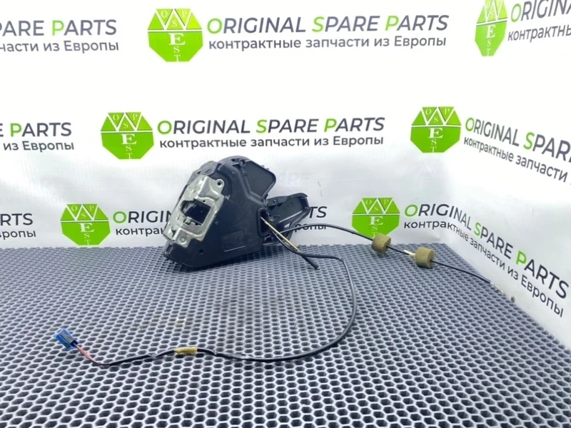 Замок двери Mercedes-Benz C-Class 2002 A2037300235 W203 OM611.962 2.2 CDI, задний правый