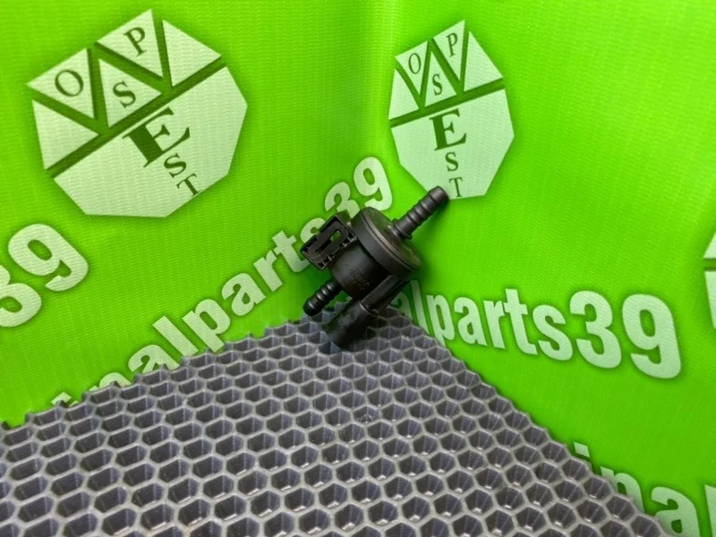 Клапан вентиляции топливного бака Audi A6 2005 06E906517A C6 (4F2) BDW 2.4I