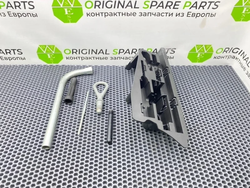 Ящик для инструмента Audi A6 2005 4F5012111 C6 (4F2) BDW 2.4I