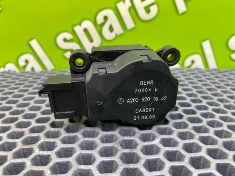 Сервопривод печки Mercedes-Benz C-Class 2000 A2038201642 W203 M111.955 2.0