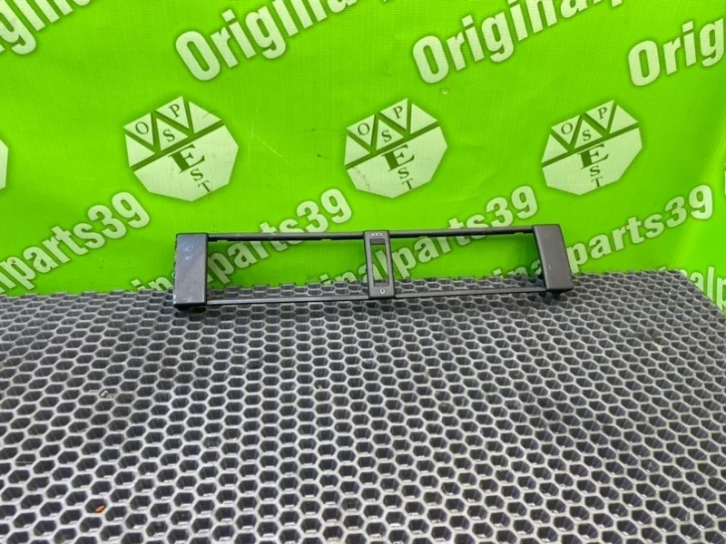 Окантовка дефлектора Mercedes-Benz E-Class 1989 A1248300754 W124 M103.940 2.6I