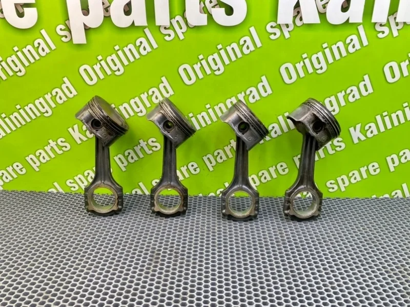 Поршня Mercedes-Benz C-Class 2000 A1110303417 W203 M111.955 2.0