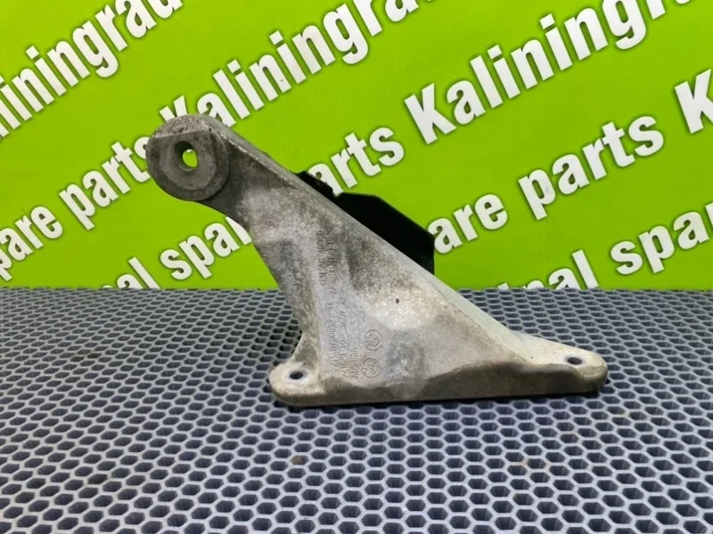 Кронштейн двигателя Bmw X3 2005 22116750852 E83 M54B30, правый