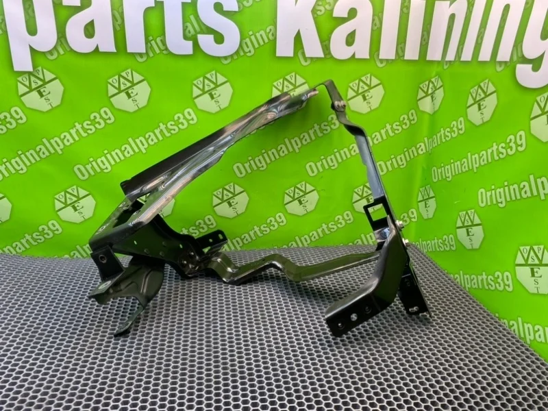 Рамка фары Mercedes-Benz C-Class 2012 A2046201291 S204 OM651.911 2.2 CDI, передняя правая