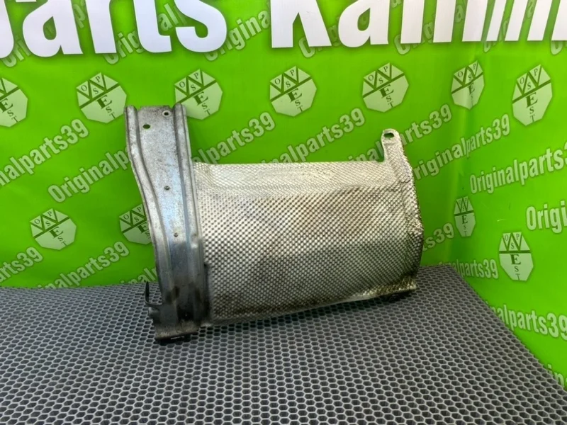 Термоэкран Mercedes-Benz C-Class 2012 A2046800122 S204 OM651.911 2.2 CDI