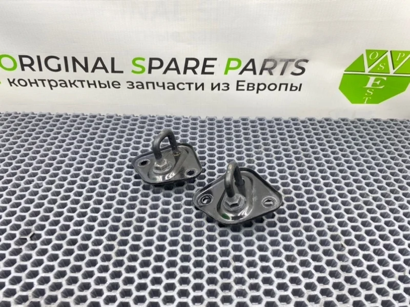 Ухо замка капота Mercedes-Benz C-Class 2012 A2128800060 S204 OM651.911 2.2 CDI, переднее