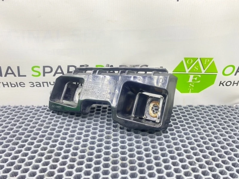 Кронштейн бампера Mercedes-Benz C-Class 2012 A2048851465 S204 OM651.911 2.2 CDI, задний правый