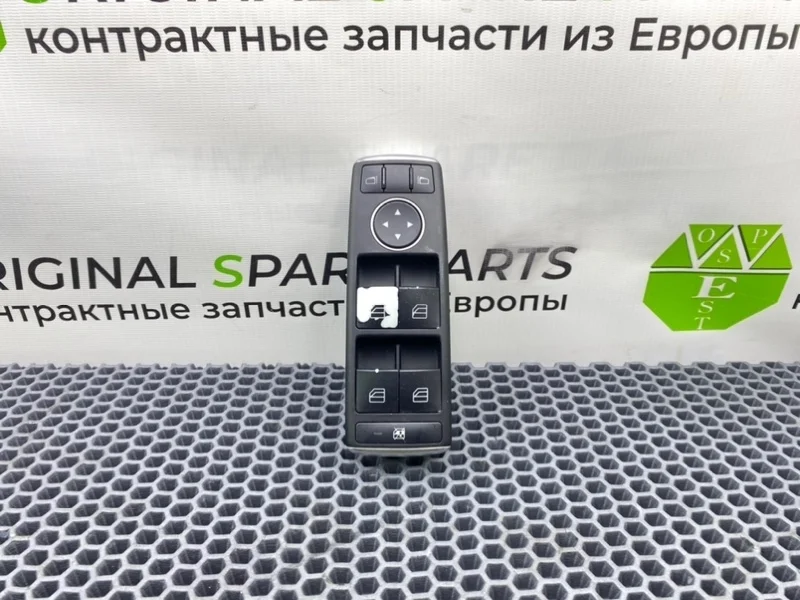 Блок кнопок Mercedes-Benz C-Class 2012 A2049055302 S204 OM651.911 2.2 CDI