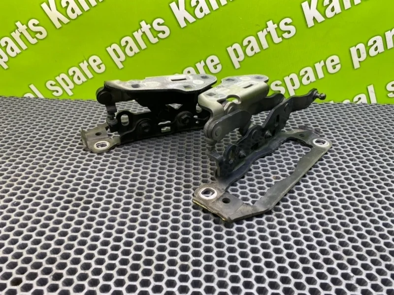Петли капота Mercedes-Benz C-Class 2012 A2048800728 S204 OM651.911 2.2 CDI
