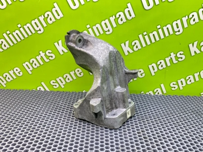 Кронштейн двигателя Mercedes-Benz C-Class 2012 A6512230004 S204 OM651.911 2.2 CDI, левый