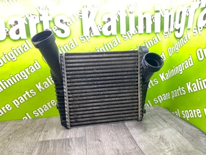 Интеркулер Volkswagen Touareg 2005 7L0145803A 7LA AYH 5.0 TDI, левый