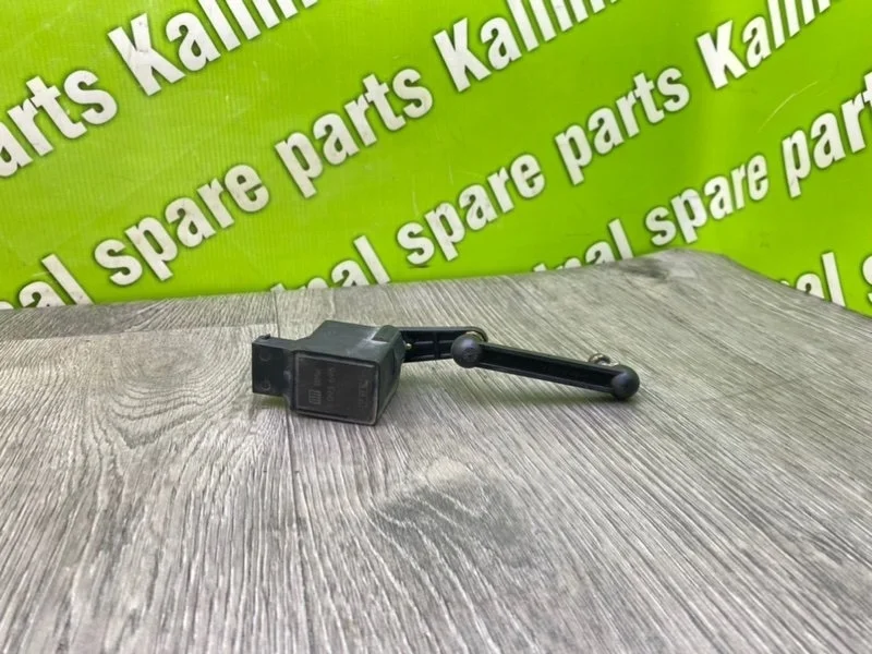 Датчик высоты дорожного просвета Bmw 7-Series 2004 37146784697 E66 N62B44A, задний левый