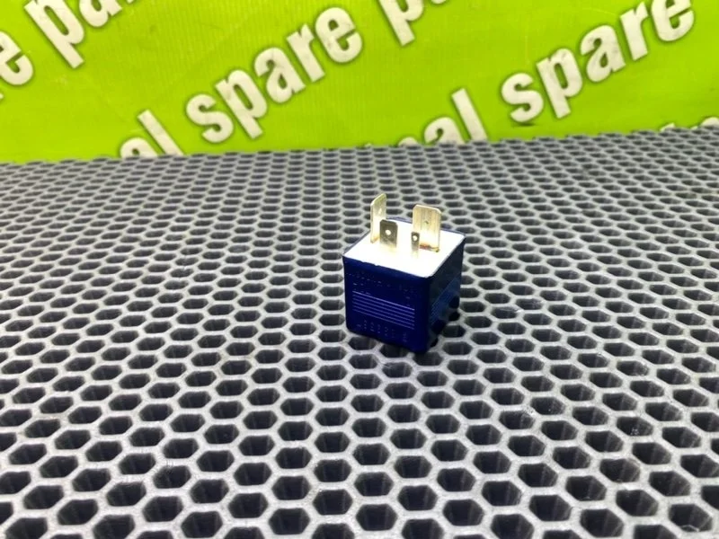 Реле свечей накала Volkswagen Touareg 2005 8A0951253 7LA AYH 5.0 TDI