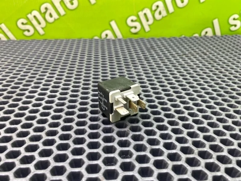 Реле топливного насоса Volkswagen Touareg 2005 443951253AA 7LA AYH 5.0 TDI