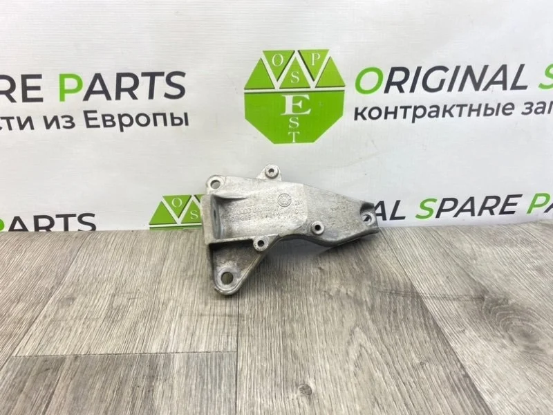 Кронштейн АКПП Audi A6 2004 8D0399114AJ C5 AVANT QUATTRO BAU 2.5 TDI, правый