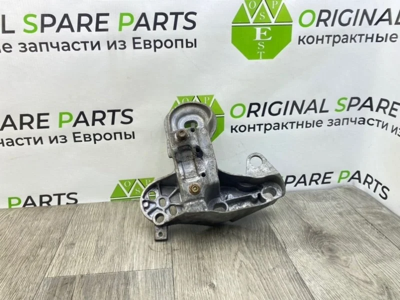 Кронштейн двигателя Audi A6 2004 8E0199352D C5 AVANT QUATTRO BAU 2.5 TDI, правый