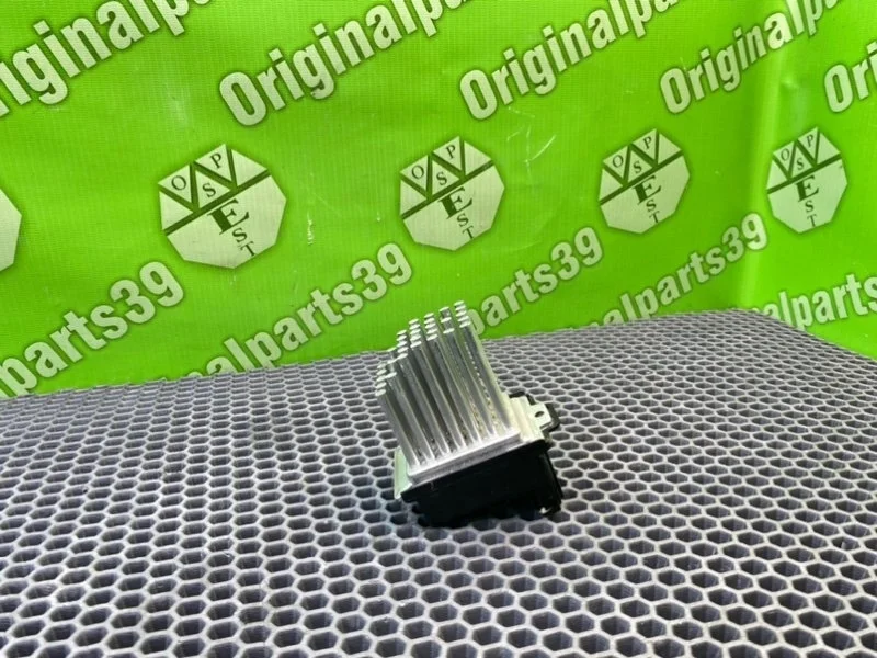 Реостат печки Audi A6 2004 4B0820521 C5 AVANT QUATTRO BAU 2.5 TDI